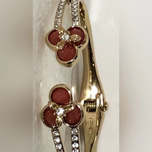 Brazalete Anne Klein Floral Dorado y Rojo Foto 2 de 4