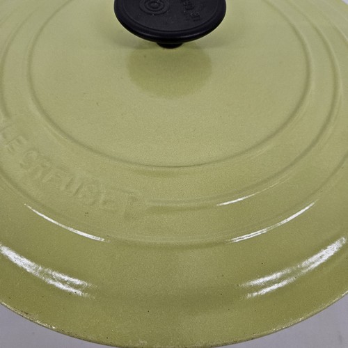 Vintage Le Creuset Dutch Oven Pot #28 Avocado Kiwi Green 7.25qt Large - Picture 3 of 18