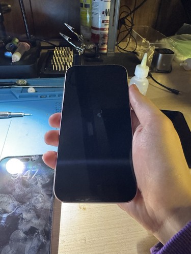 iPhone 15 - 128 GB - Pink (Unlocked) FOR PARTS ONLY
