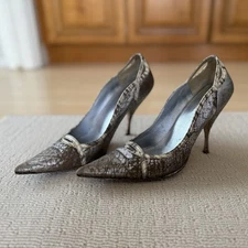 MIU MIU Women's Pointy Toe Distressed Leather Heels Pumps Sz 36.5 Italy