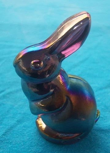FENTON VINTAGE CARNIVAL GLASS BUNNY FIGURINE -3-1/2"  c . 1970's - EASTER