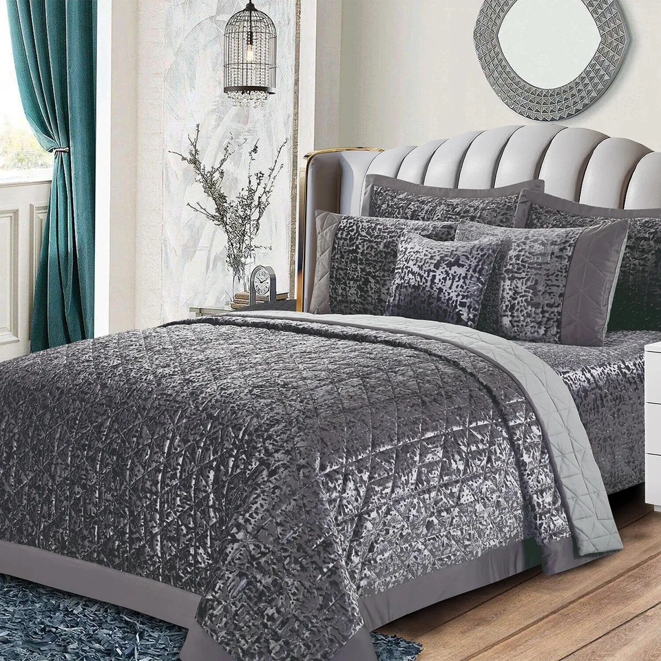3Piece Quilted Velvet Bedspread Bed Throw Double King Size Comforter Bedding Set - Image 4 of 4