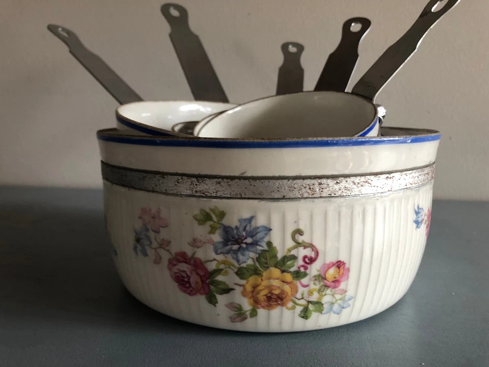 Ancienne Série de 5 Casseroles décor fleurs porcelaine Aluminite Très déco - Photo 2/4
