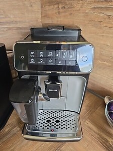 Philips 3200 Serie EP3246/70 Kaffeevollautomat - Schwarz & Silber