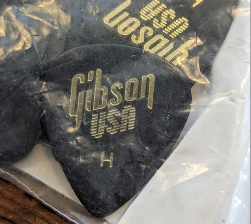 Genuine Gibson USA Teardrop Guitar Picks Plectrums H Heavy - 12