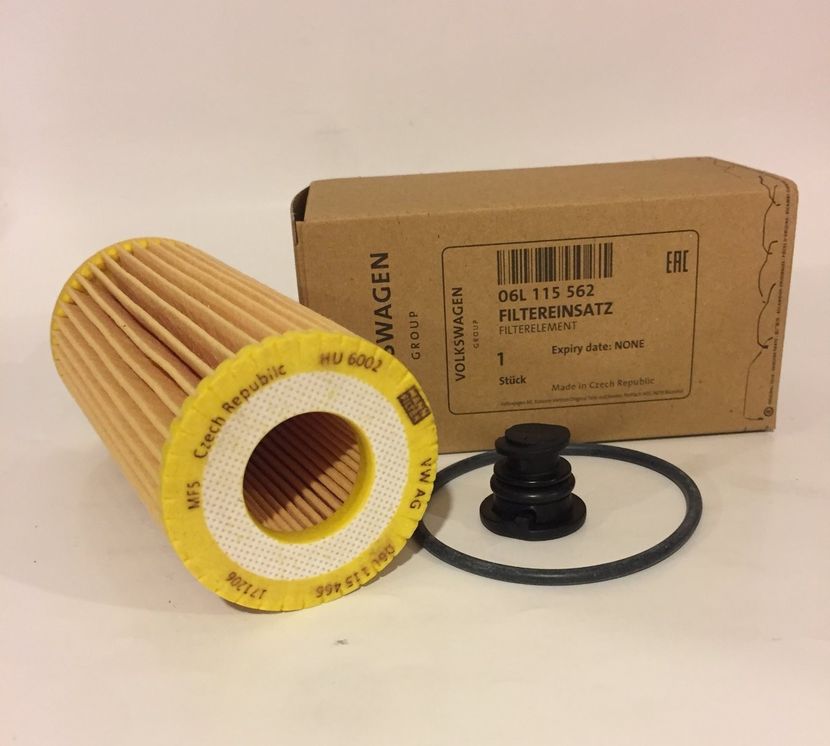 GENUINE OEM VW AUDI SKODA OIL FILTER 06L115562B + Plastic Drain