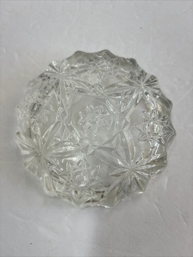 Anchor Hocking 4.25 in Early American Prescut Glass Crystal Ashtray - Picture 5 of 7