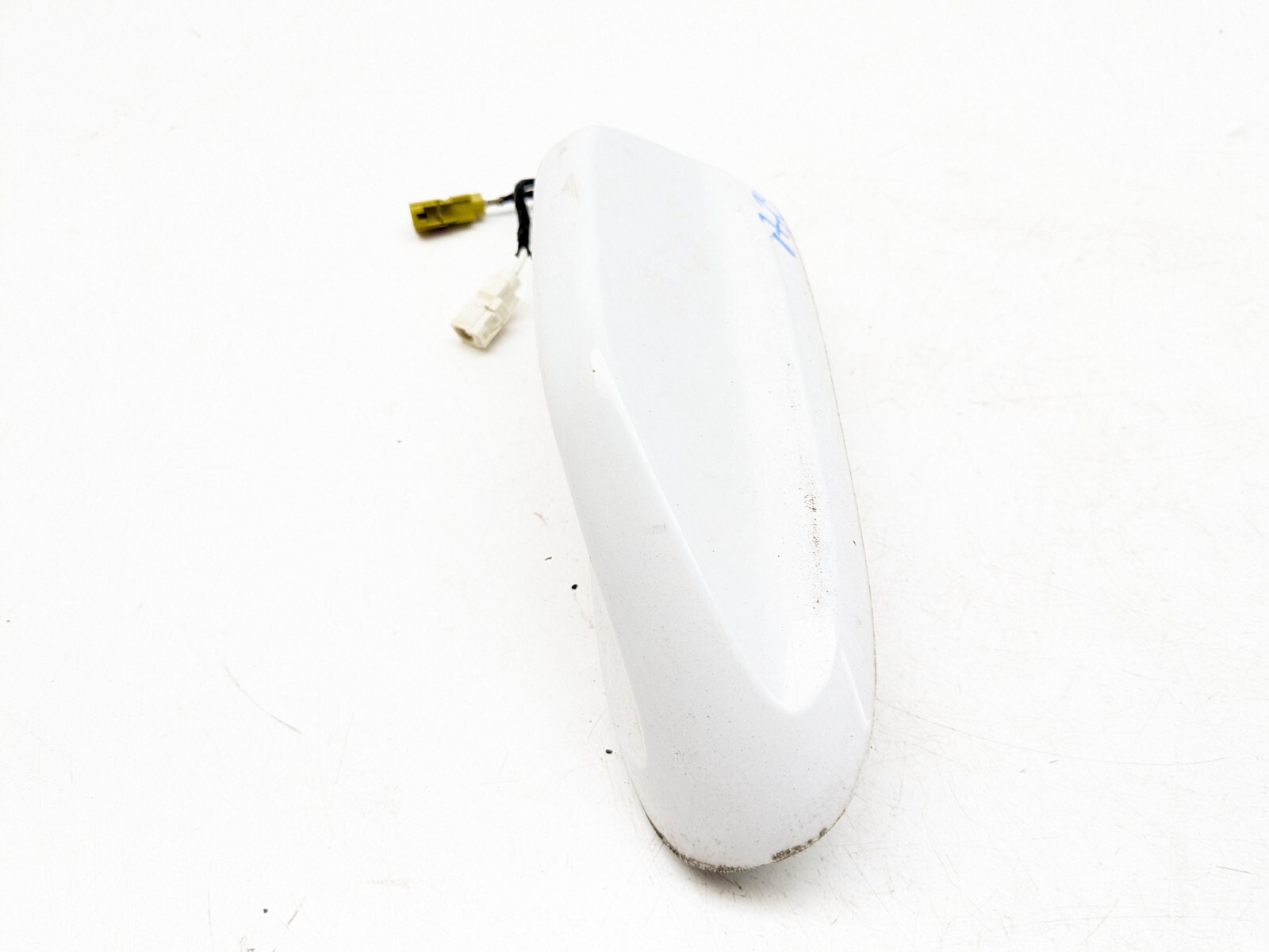 JEEP GRAND CHEROKEE MK4 WK2 ANTENNA AERIAL ROOF SHARK FIN IN WHITE 2013