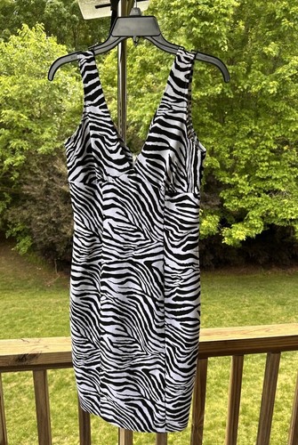 Y2K Zebra Bodycon Kleid Gr. 5/6 V-Ausschnitt vorne und hinten schwarz & weiß Alyn Paige - Bild 3 von 24