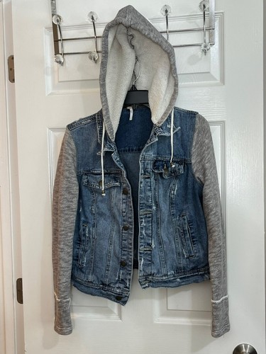 Free People Damen Jeansjacke grau Strickärmel Hoodie distressed Gr. M - Bild 3 von 13