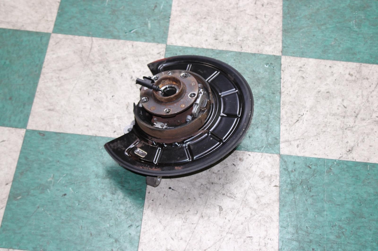 Maserati Quattroporte 2014-2020 Rear Left Steering wheel hub