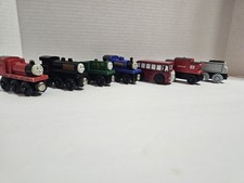 Set Of 7 Thomas the Tank Engine  Friends Wooden Railway Magnet Trains