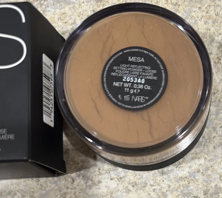 Mesa de polvo suelto reflectante de luz Nars - NUEVO SELLADO Foto 2 de 2