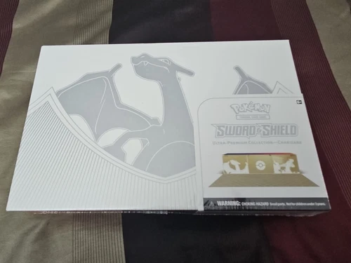Nintendo Pokémon TCG Charizard Ultra Premium Collection - 16 Packs