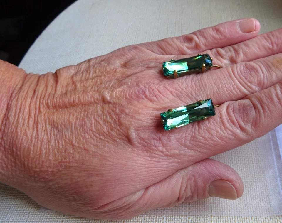 Original antike Ohrringe mit Smaragdgrünen Steinen! Traumhaft schön-ca 7gr. - Bild 2 von 4