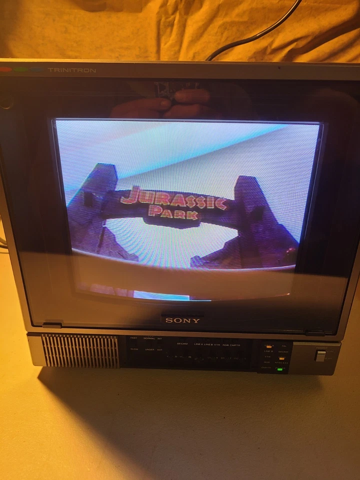 Sony PVM-1271Q Retro Gaming Color CRT TV NTSC RGB Trinitron Damaged In Shipping - Image 2 of 4