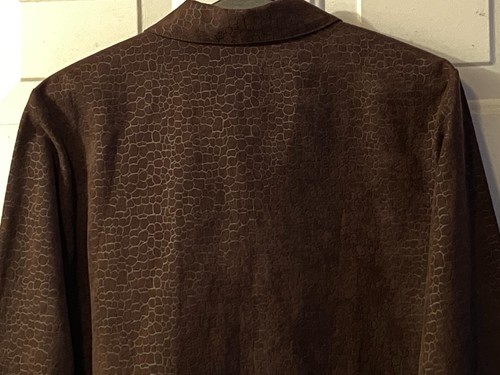 NEW Relativity Women's Sz PL Button Up Shirt Faux Suede Textured Dark Brown - Picture 6 of 11