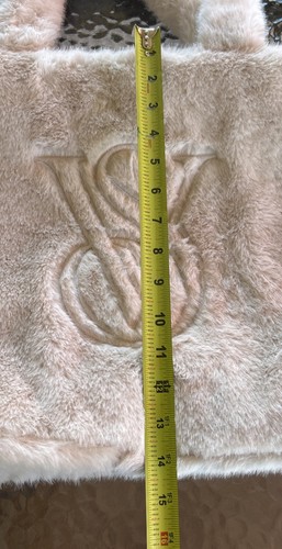 VICTORIA SECRET VS Off White Cozy Faux Fur Travel Weekender Tote Bag 22" X 14" - Picture 5 of 9