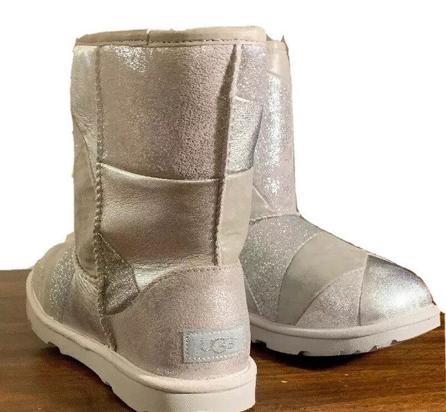 UGG Girls' K Classic Short II Patchwork 