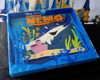 Disney Finding Nemo Celebrating 15 years Jumbo Pin LE 1000 Pixar Mr Ray