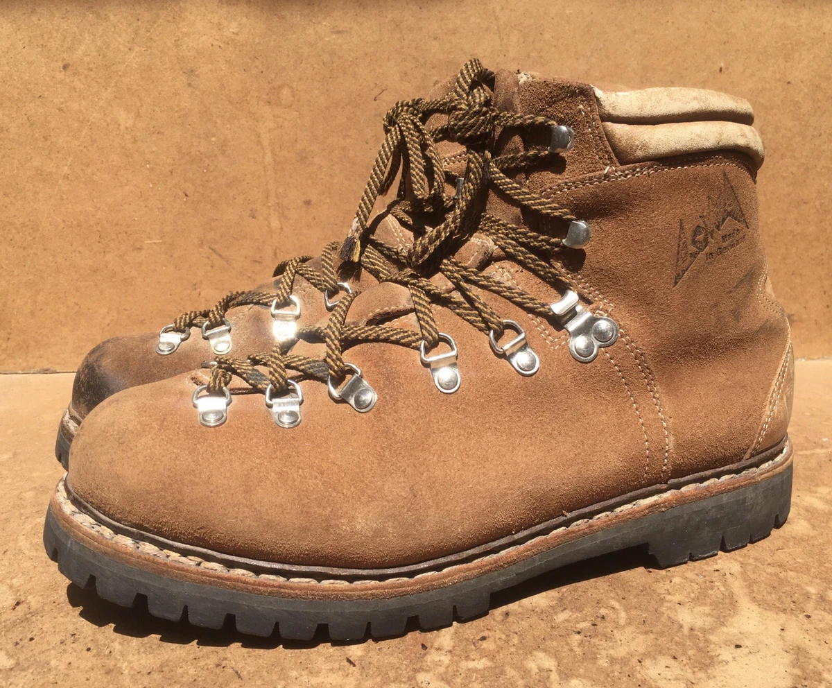 Lowa hiking cheap boots uk