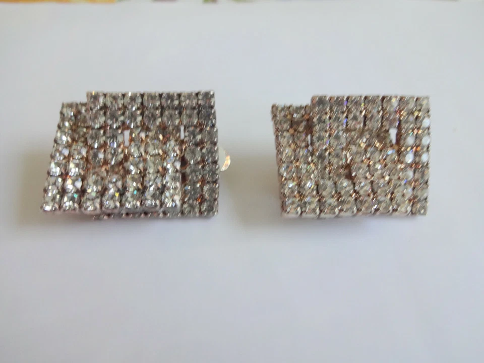 Pendientes Clip Vintage Retro Años 60 Cristal Frontal Letras Diseño GG  Foto 2 de 4