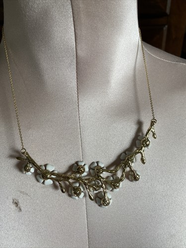 Banana Republic goldfarbene weiße Blüte Blumen Halskette Armband Set Hochzeit Neu - Bild 6 von 18