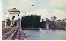 HONG KONG EXPRESS OCEANLINER SHIP CHINA MIRAFLORES LOCKS PANAMA CANAL POSTCARD