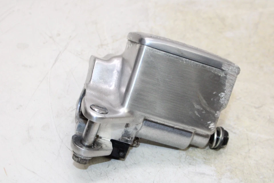 2009 KAWASAKI VULCAN 900 VN900D CLASSIC LT OEM FRONT BRAKE MASTER CYLINDER - Image 3 of 4