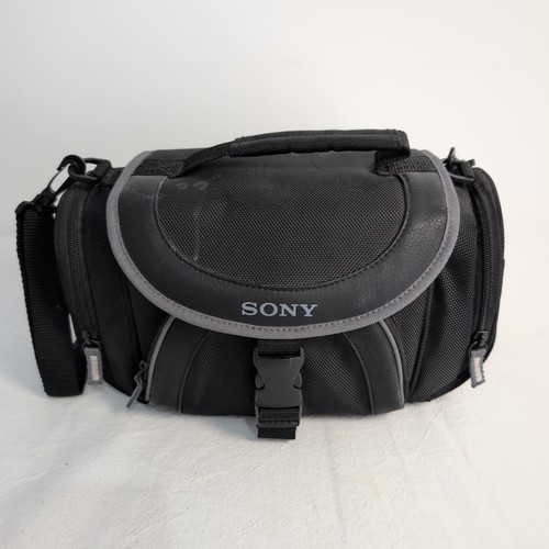 Sony Handycam DCR-HC28 MiniDV Camcorder Camera Silver + Charger & 4 Tapes - Picture 18 of 19