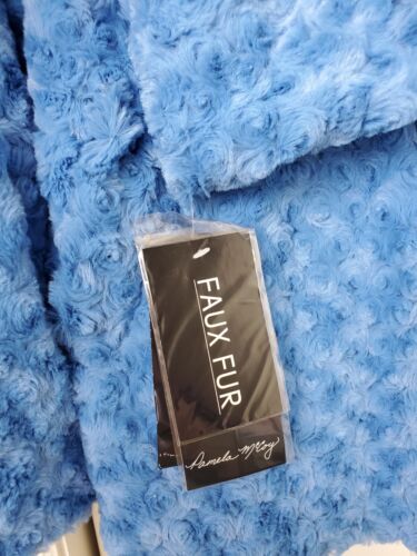 Pamela McCoy Beautiful Blue Flower Shape Fur Replica Coat - Picture 7 of 9