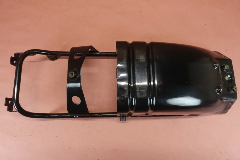 Marco de soporte de guardabarros trasero Suzuki Marauder GZ250 1999-2010 Foto 2 de 4