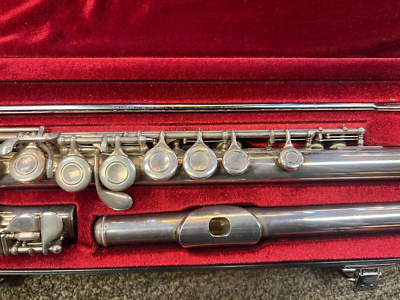 美品　YAMAHA ヤマハ YFL211S YFL-211S YAMAHA YFL-211S FLUTE Silver Plated with Original Case ~ Made in