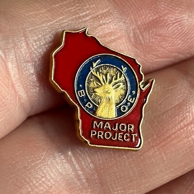 Wisconsin Elks Lodge Pin   B.P.O.E. Major Project State Shape Badge