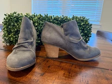 Report Gray "Clarice" Heeled Ankle Booties Size 7W, New