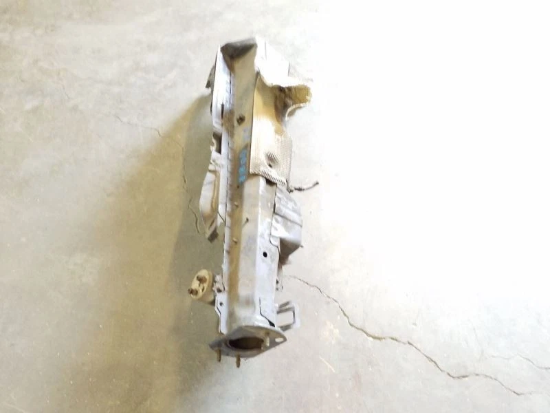 Delantal de guardabarros delantero derecho | Se adapta a BMW 325i 330i 2001-2006 Foto 2 de 4