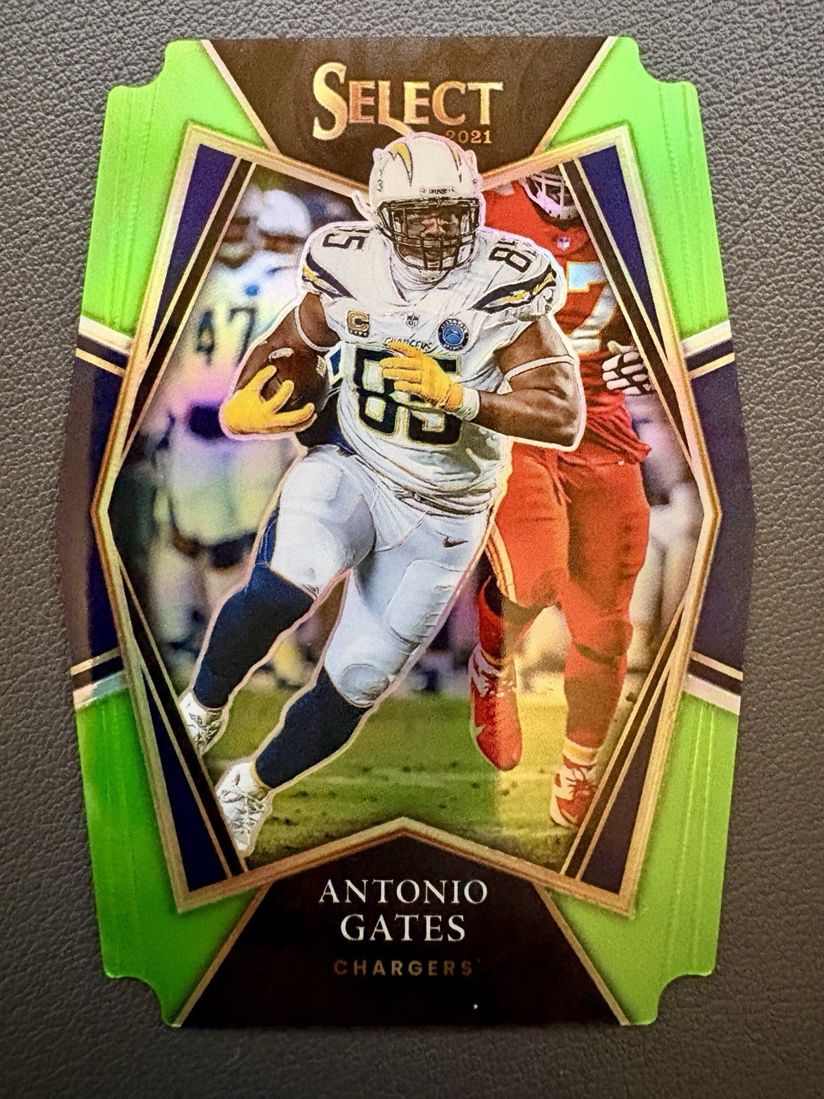 2021 Panini Select Antonio Gates #138 Premier Neon Green Pri