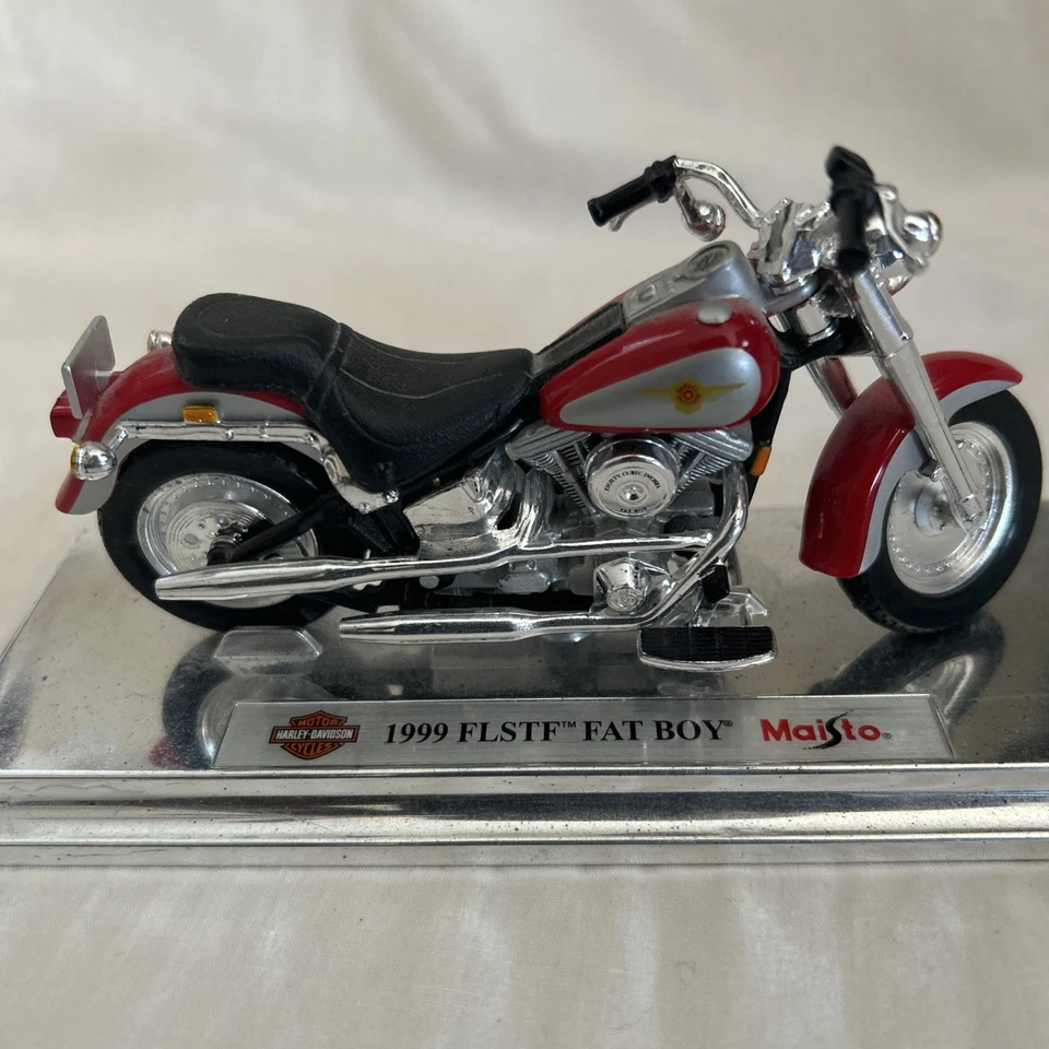 Maisto Harley Davidson 1999 FLSTF Fat Boy 1:10 DieCast Motorcycle No Box - Image 4 of 4
