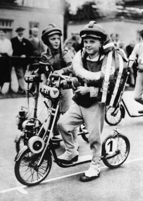 The winner electric scooter race Wannsee stadium Berlin German- 1932 Old Photo
