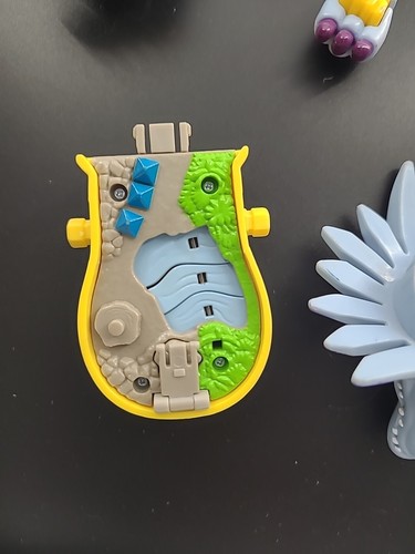 Digimon Gabumon Deluxe Micro Playset Figure - Bandai 2000 Garurumon Replacement - Picture 14 of 15