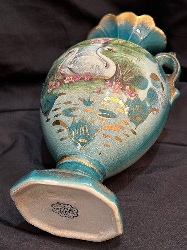 Shaw and Copestake Ltd Twin Handled Vase with Vase Swan Decoration 304 England - Picture 12 of 22