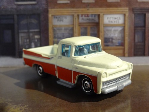 1957 DODGE SWEPTSIDE PICKUP TRUCK 1/64 SCALE DIECAST DIORAMA MODEL E - Picture 5 of 5