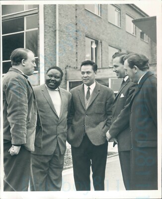 1968 Foreign Visitors Luton Fire Station Nairobi Hong Kong Original press photo