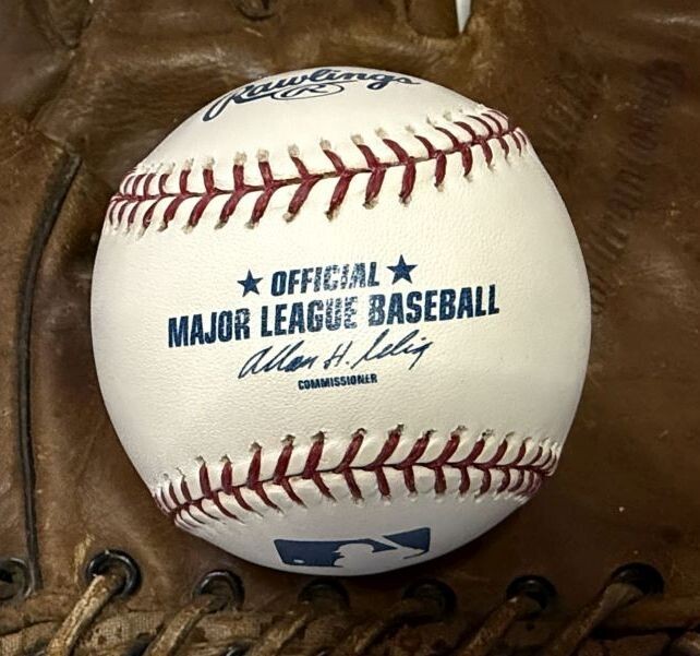 Ryan Howard Signed Autographed Major League (OML) Baseball | eBay