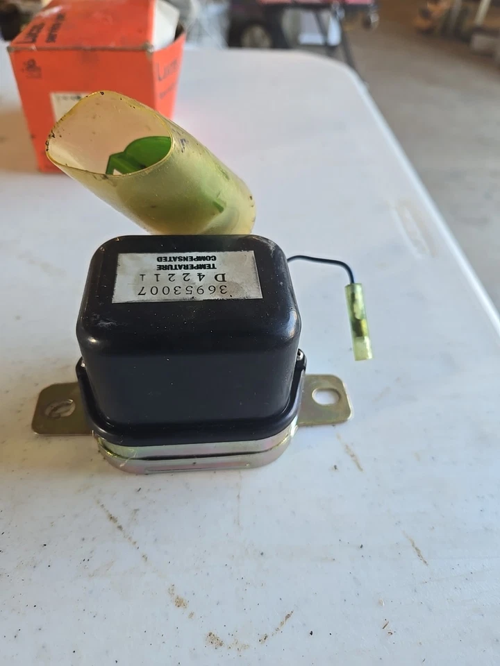 Regulador de voltaje Lucas NCJ410 Toyota 27700-38050 nuevo stock antiguo Foto 3 de 4