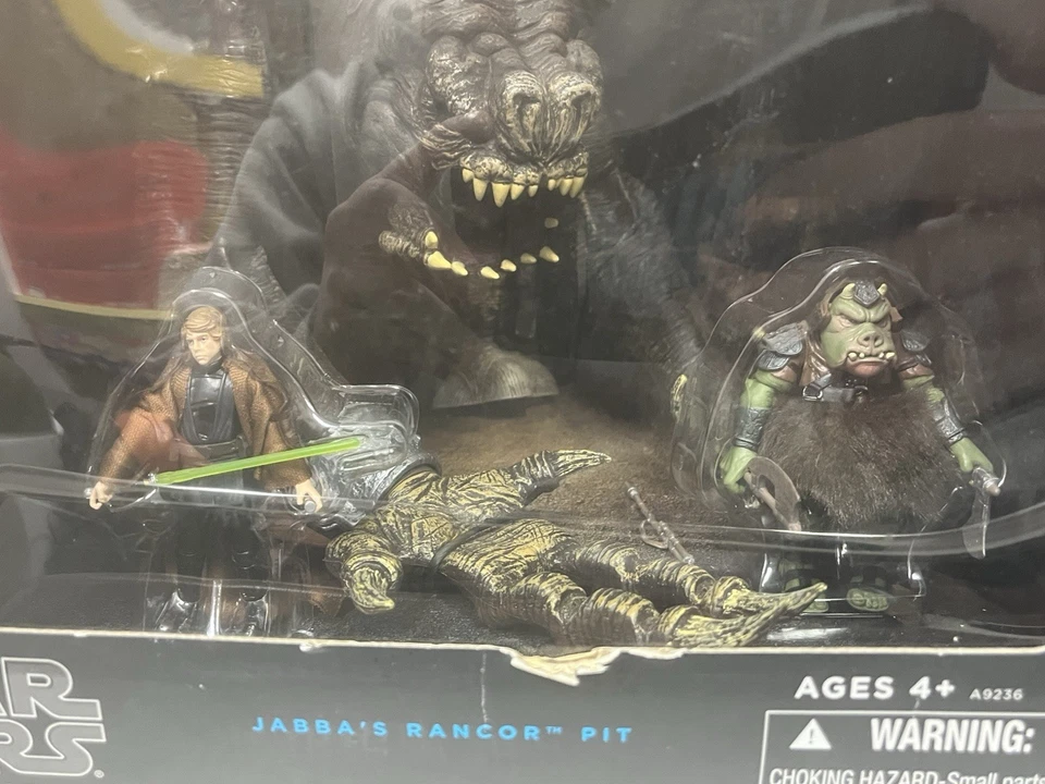 Star Wars Black Series Jabbas Rancor Pit Set Limited Edition TRU Ex. Box Damage - Image 4 of 4