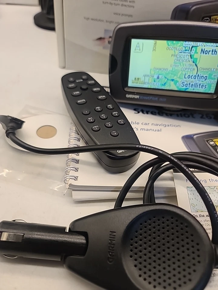 Garmin Street Pilot 2620 GPS Bundle w Accessories Cords Remote - Image 3 of 4