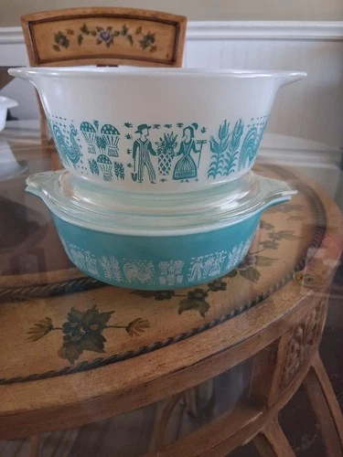 Blue Amish Butterprint Pyrex Casserole Dish Set Of 2 with 1 Lid -472 & 473