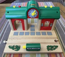 33638 BRIO Wooden Train Record And Play Railway Station Works  Thomas 