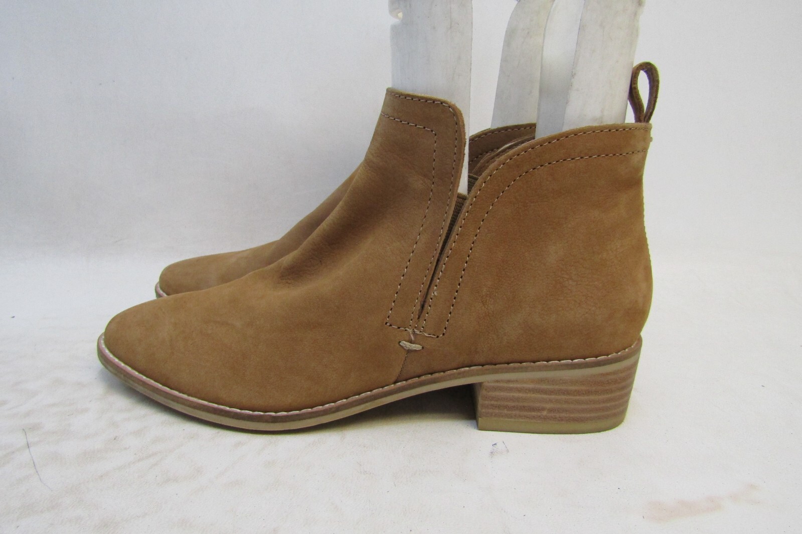 DV Dolce Vita Womens Size 8.5 M Brown Leather Chelsea Ankle Fashion Boots Bootie